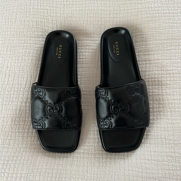 Gucci logo slides - Picture 1 of 7